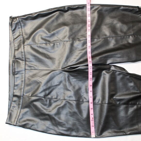 LADIES  FAUX LEATHER SEXY PANTS   2X - Picture 15 of 16